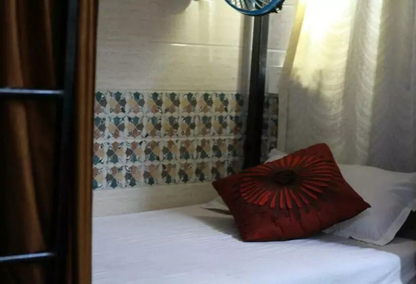 Hôtel First In