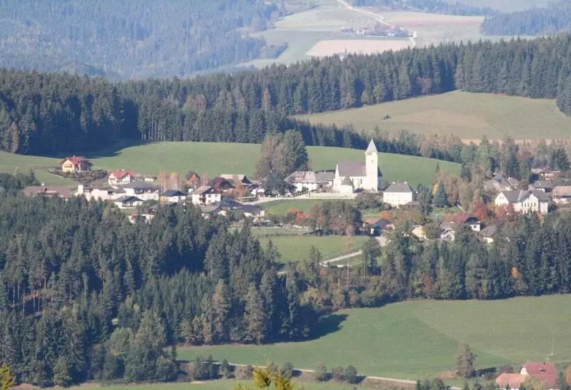 Hotelli Gasthof Zum Kramer