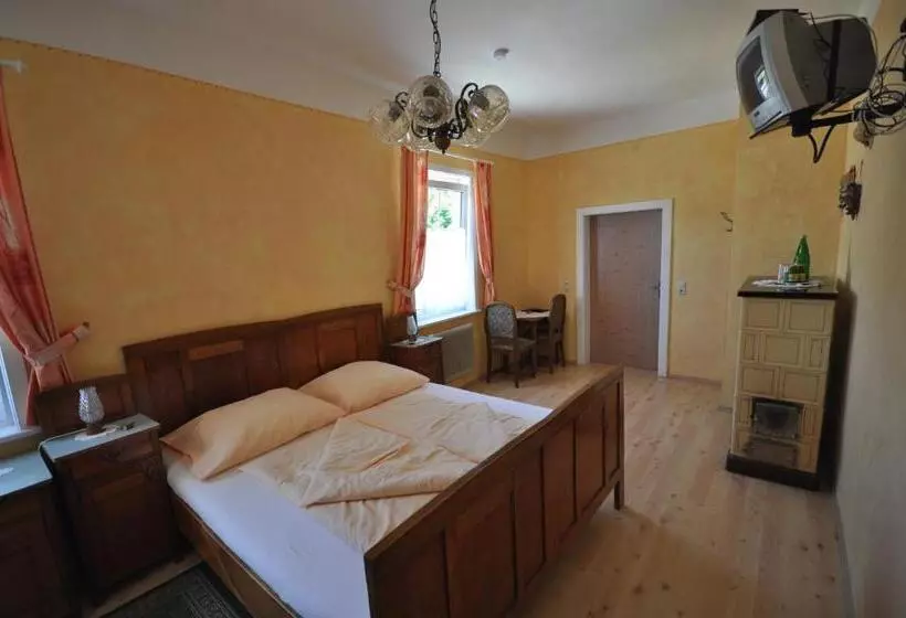 Hotelli Gasthof Zum Kramer