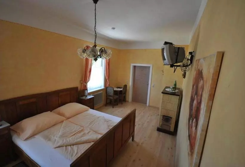 Hotelli Gasthof Zum Kramer