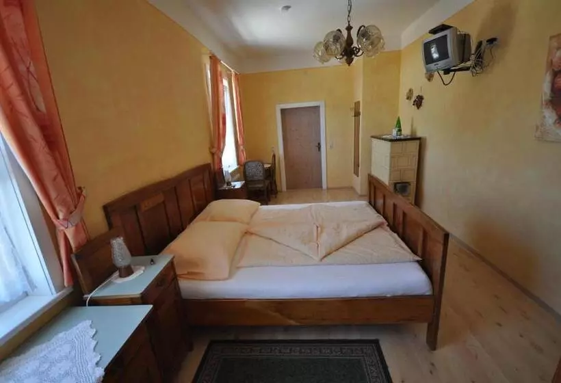 Hotelli Gasthof Zum Kramer