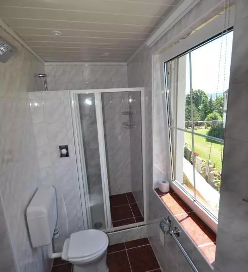 Hotelli Gasthof Zum Kramer