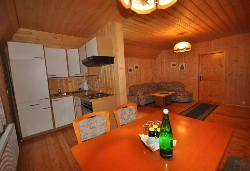 Hotelli Gasthof Zum Kramer