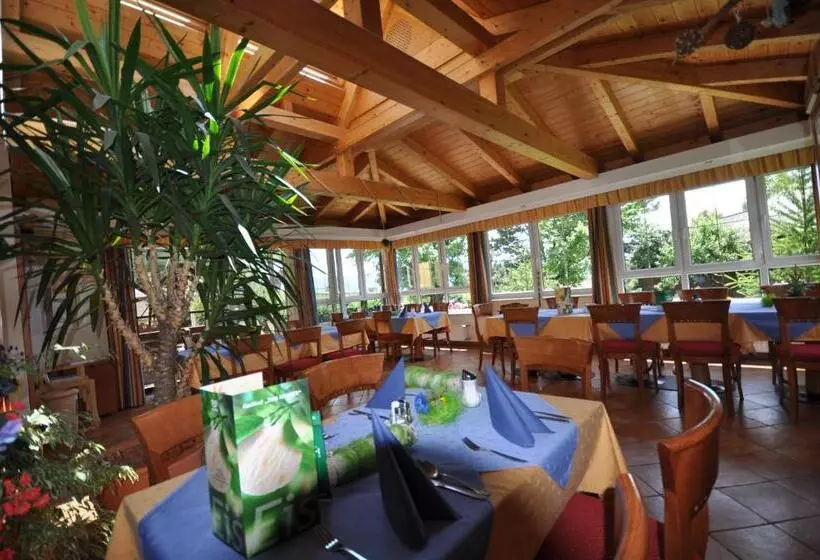 Hotelli Gasthof Zum Kramer