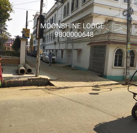 호텔 Moonshine Lodge