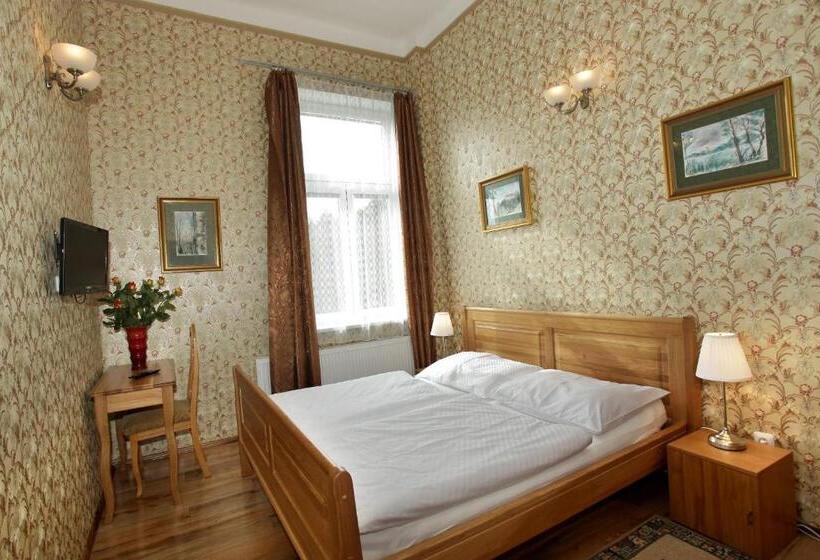 Hotel štekl   Hrubá Skála