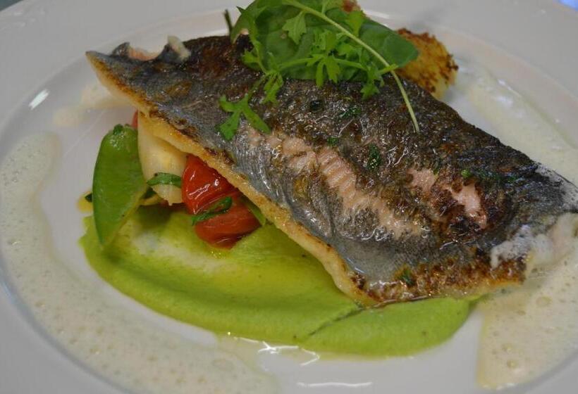 Hotel štekl   Hrubá Skála