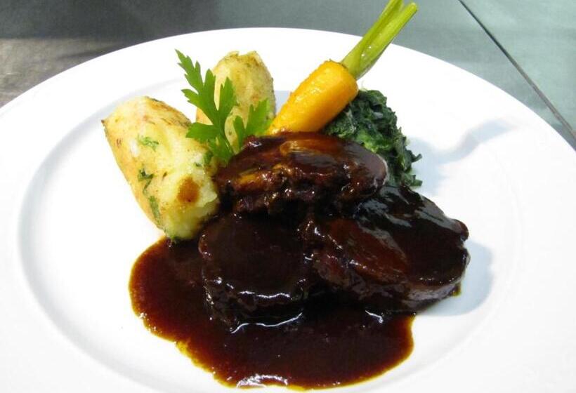 Hotel štekl   Hrubá Skála