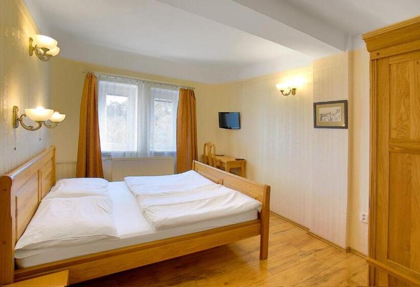 Hotel štekl   Hrubá Skála