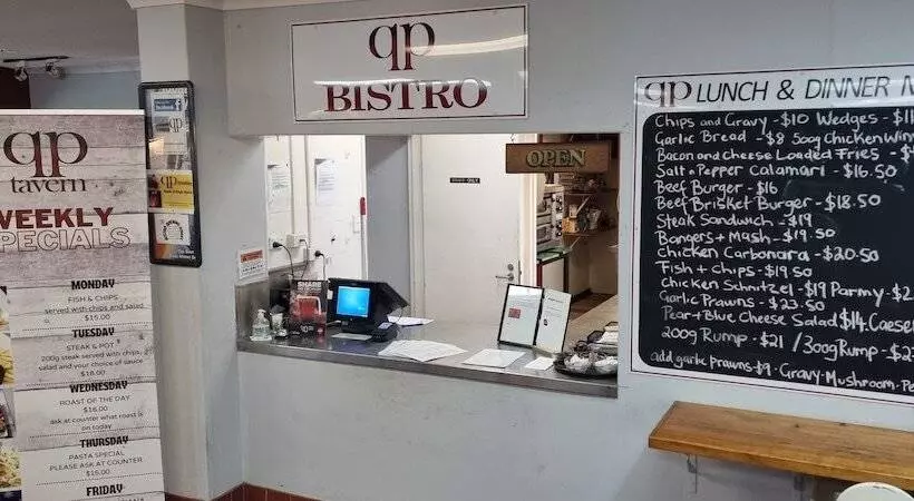 Queensport Tavern And Motel