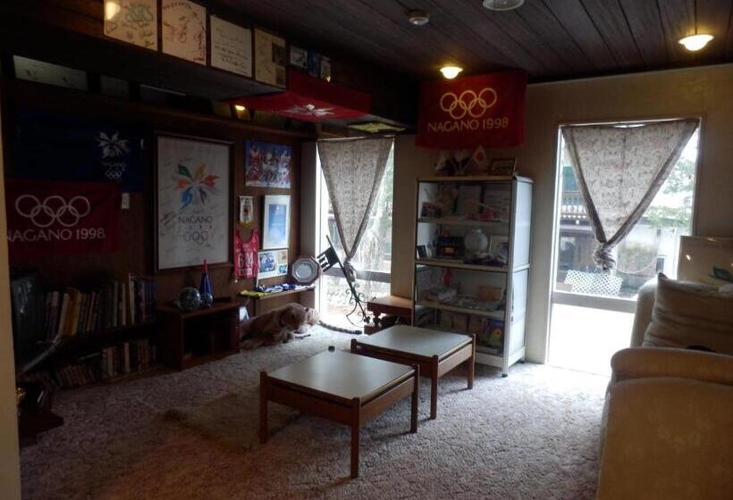 הוסטל Weisser Hof Happei