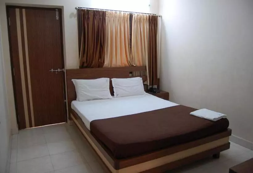 ホテル Cannystay Sree Residency