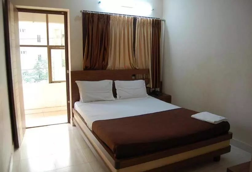 ホテル Cannystay Sree Residency