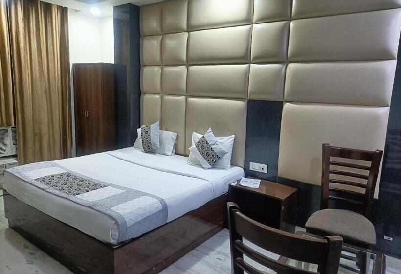 هتل King Delhi Airport