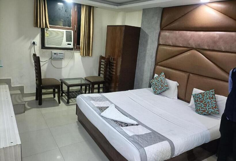 هتل King Delhi Airport