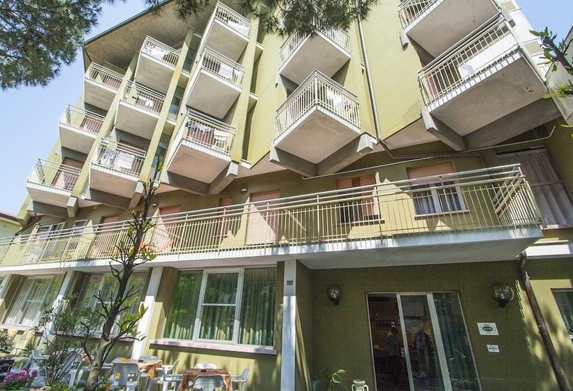 בית מלון כפרי Majestic