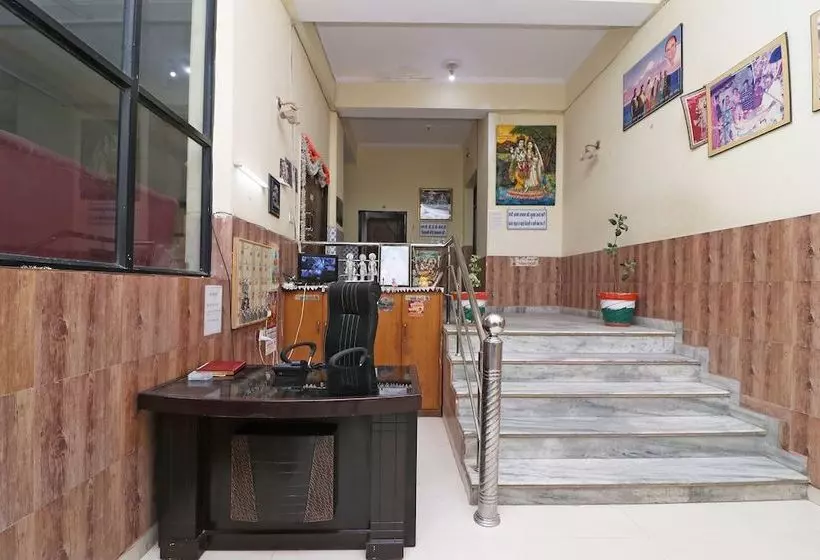 ホテル Oyo 38109 Braj Yatra Dham