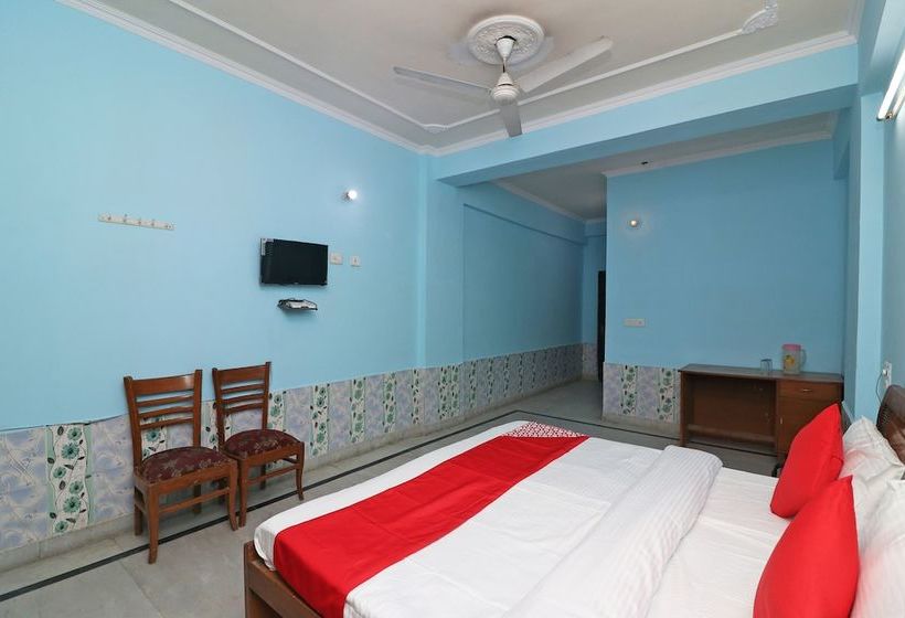 호텔 Oyo 38109 Braj Yatra Dham