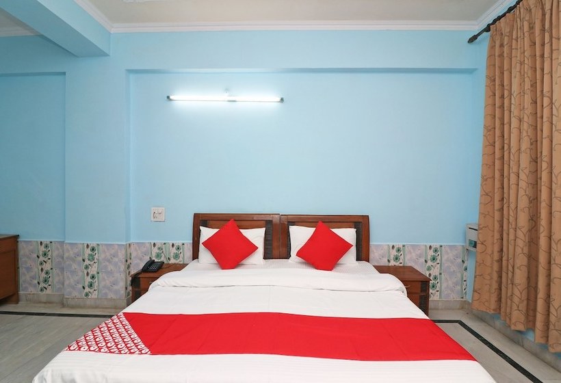 호텔 Oyo 38109 Braj Yatra Dham