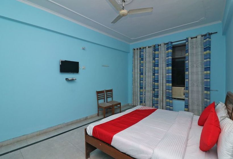 호텔 Oyo 38109 Braj Yatra Dham