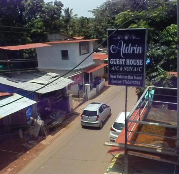 Pension (Hôtel basse catégorie) Aldrin Guest House