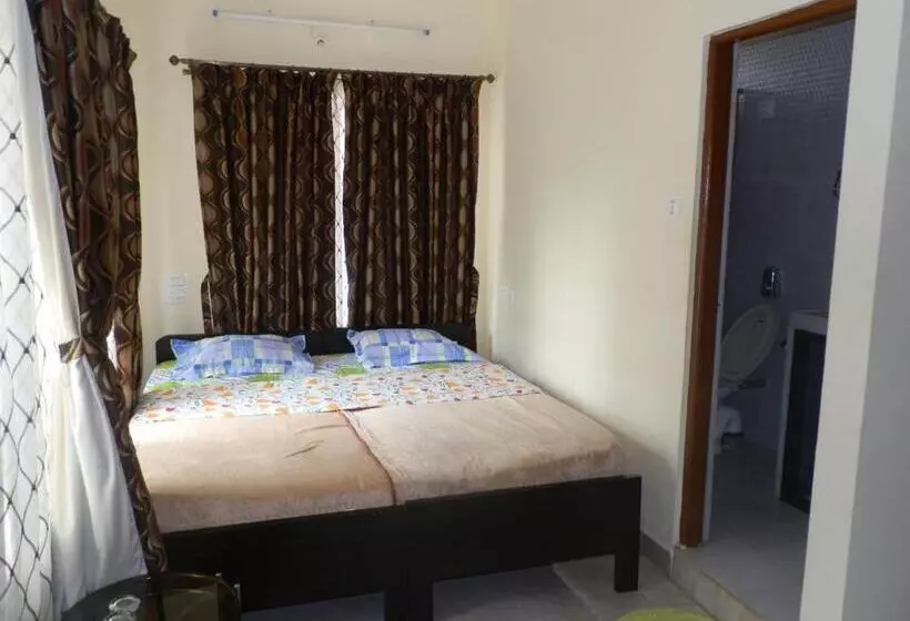 ペンション Aldrin Guest House