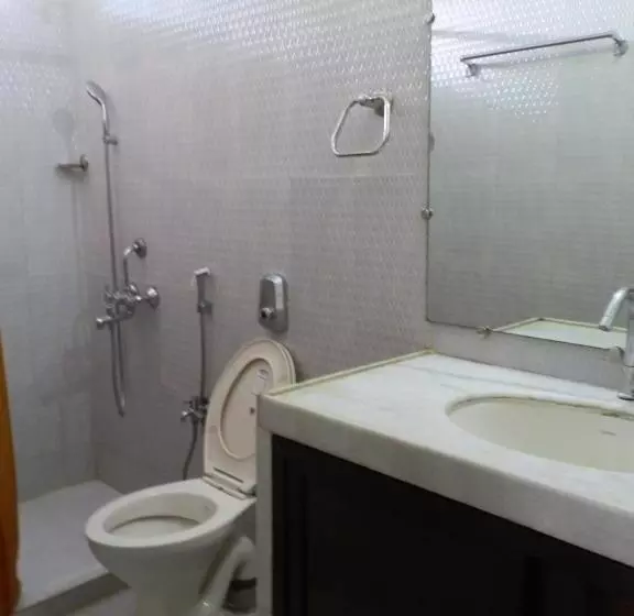 ペンション Aldrin Guest House