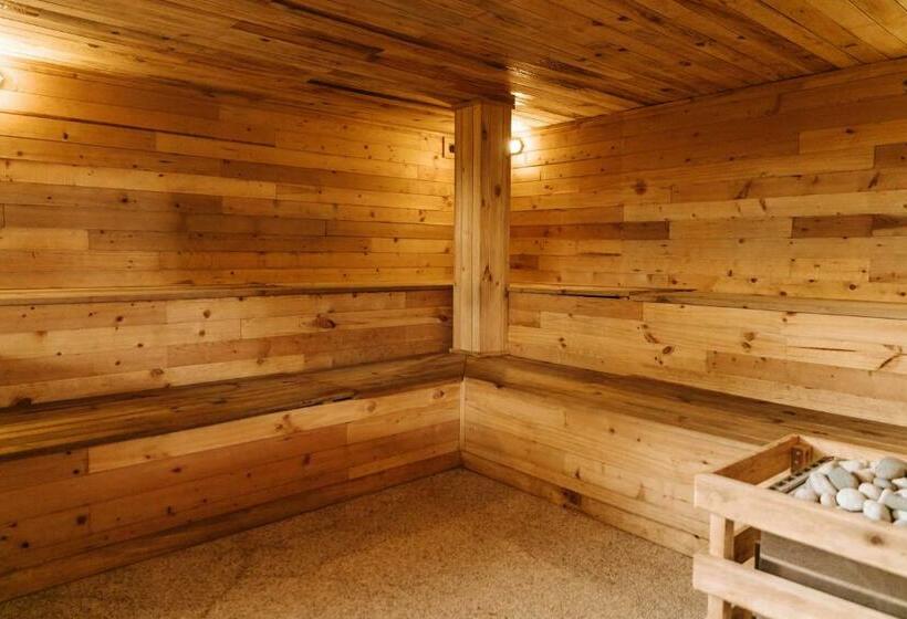 膳宿费 Loka Surf & Fitness Lodge