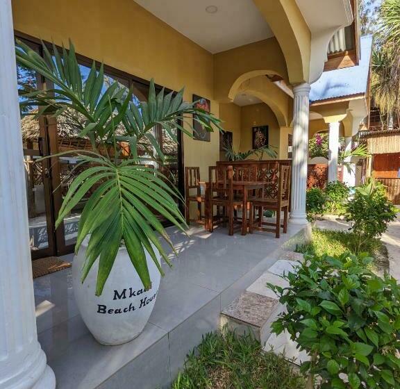 Pensão Mkadi Beach House
