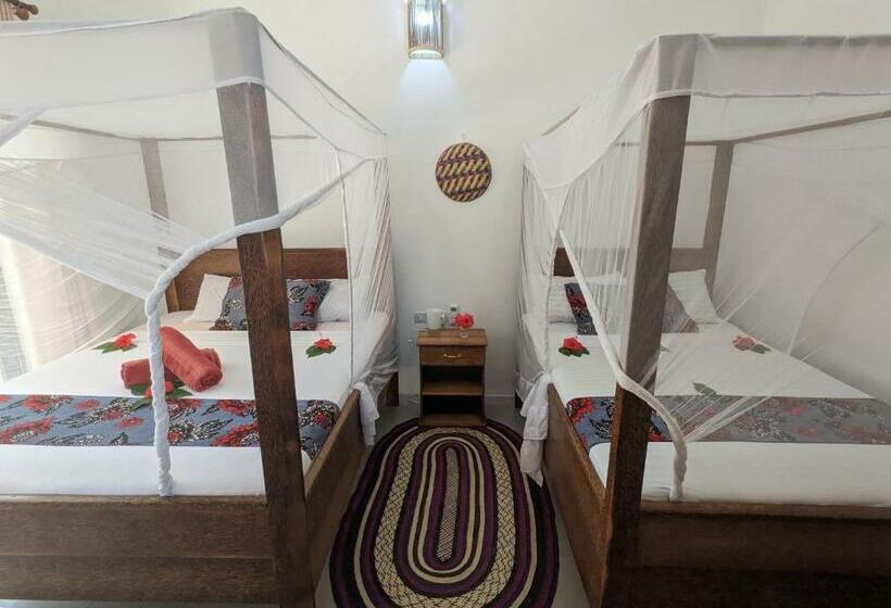 Pensão Mkadi Beach House