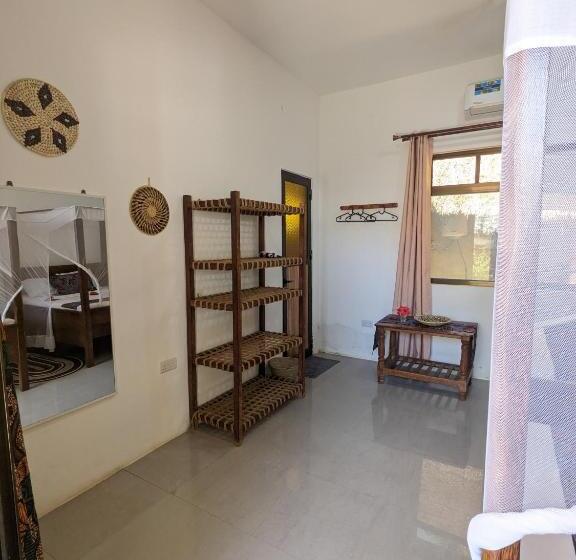 Pensão Mkadi Beach House