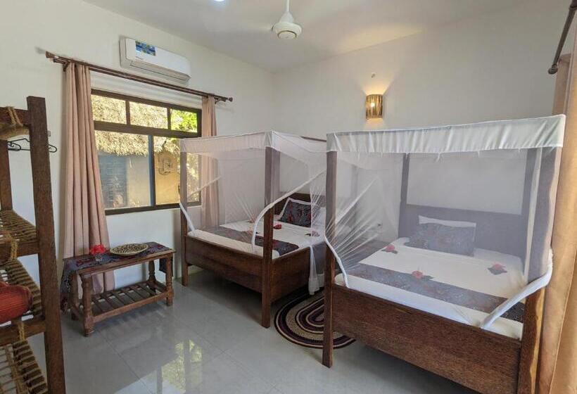 Pensão Mkadi Beach House