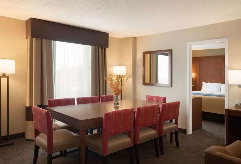 هتل Comfort Inn & Suites Presidential