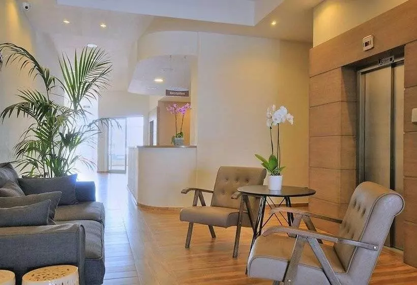 בית מלון כפרי Delmar Suites & Residence