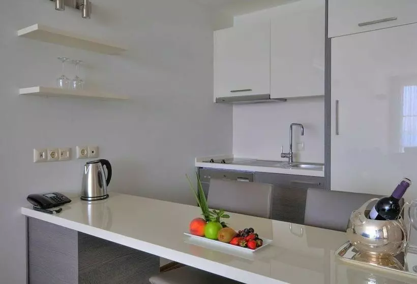 בית מלון כפרי Delmar Suites & Residence