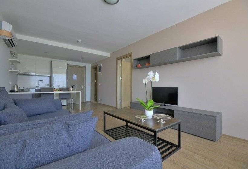 فندق Delmar Suites & Residence