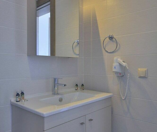 فندق Delmar Suites & Residence