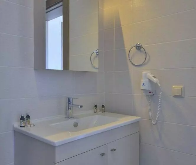 בית מלון כפרי Delmar Suites & Residence