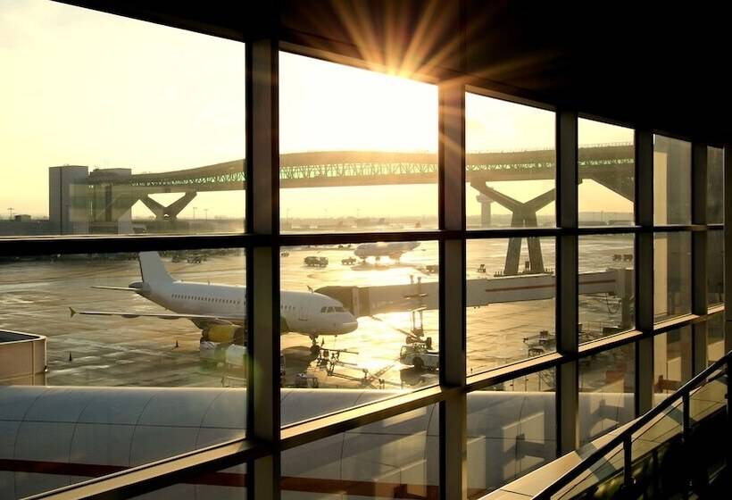 فندق Holiday Inn Express London Gatwick   Crawley By Ihg