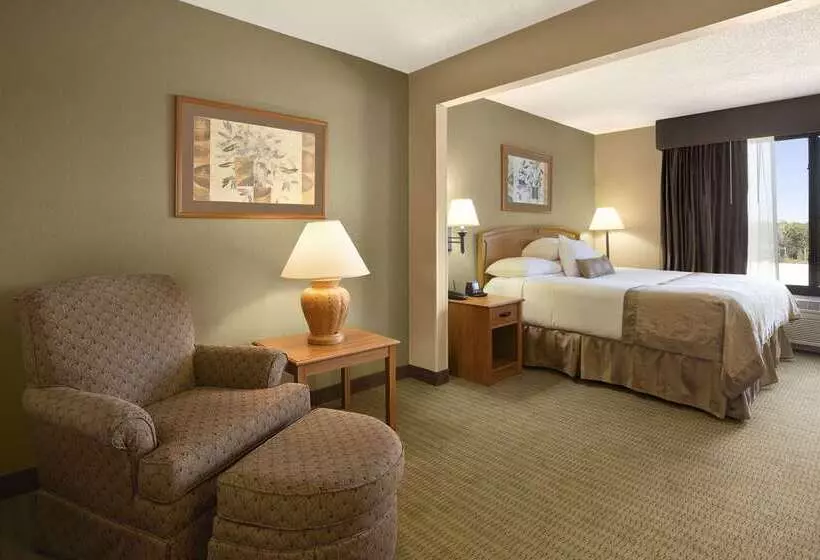 هتل Wingate By Wyndham Little Rock