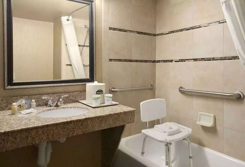 هتل Wingate By Wyndham Little Rock