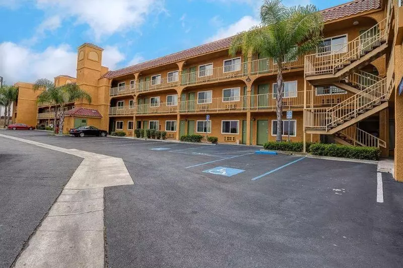 בית מלון כפרי Buena Vista Inn