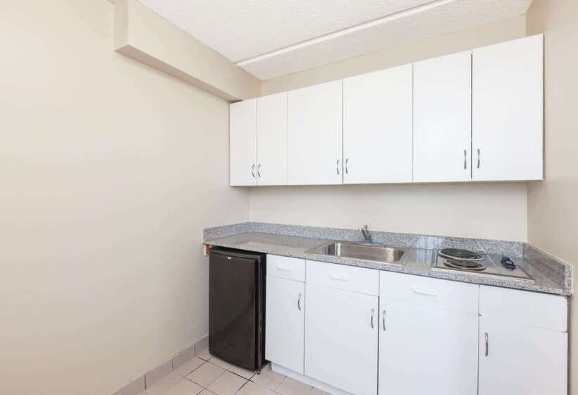 Отель Ramada Plaza By Wyndham Albany