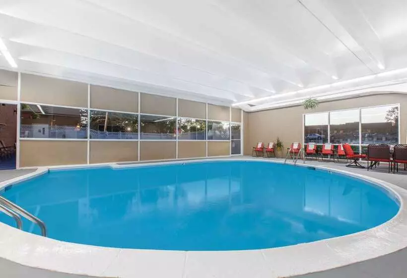 호텔 Ramada Plaza By Wyndham Albany