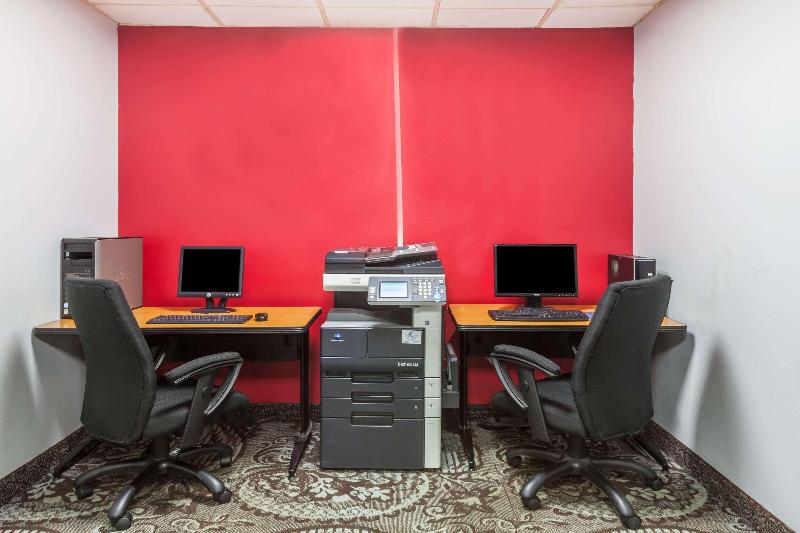 Отель Ramada Plaza By Wyndham Albany