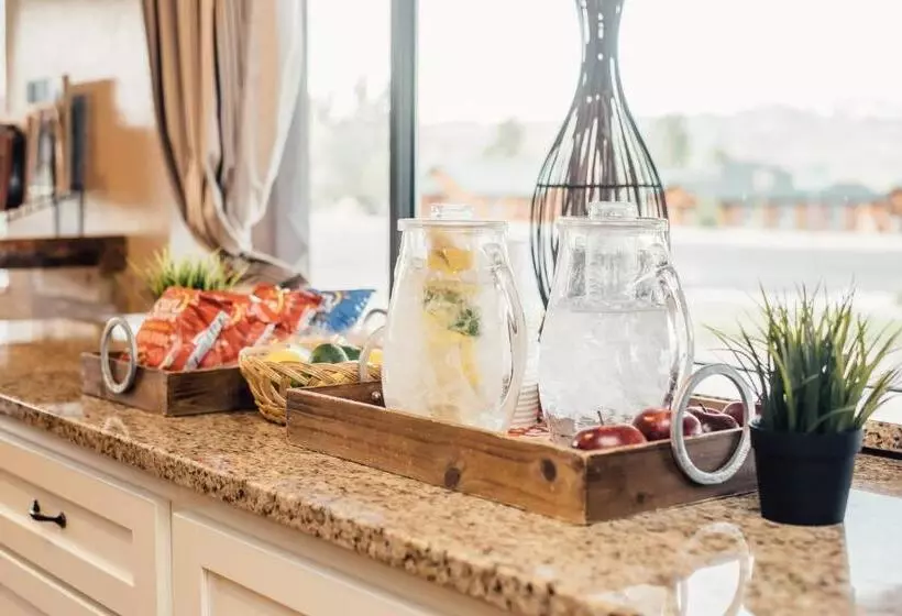 酒店 Red Ledges Inn