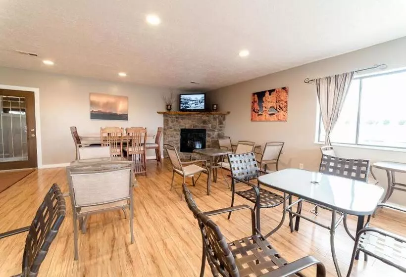 酒店 Red Ledges Inn