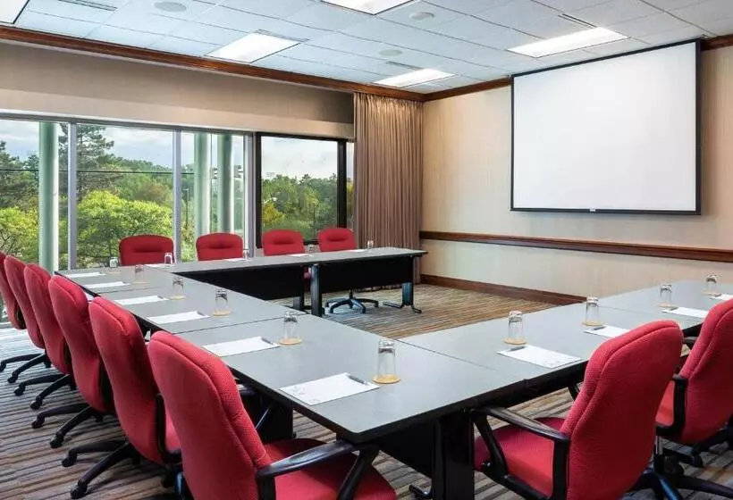 Отель The Westin Southfield Detroit