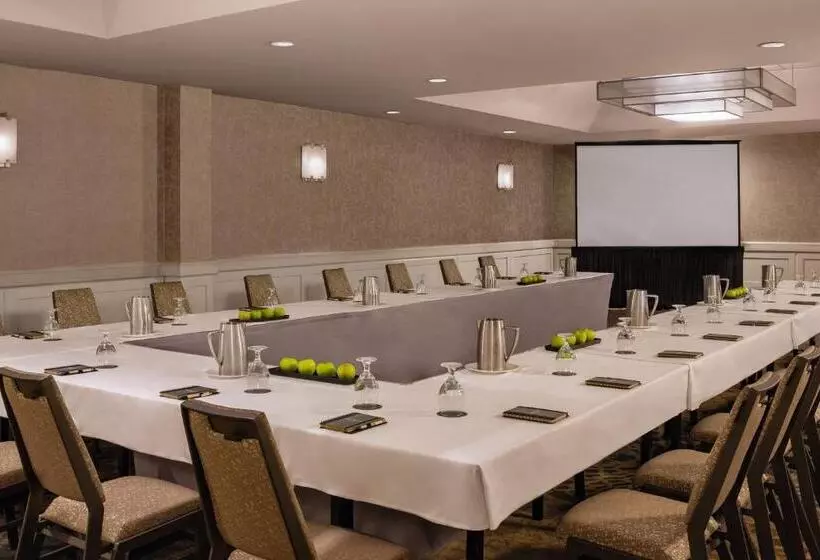 Отель The Westin Southfield Detroit