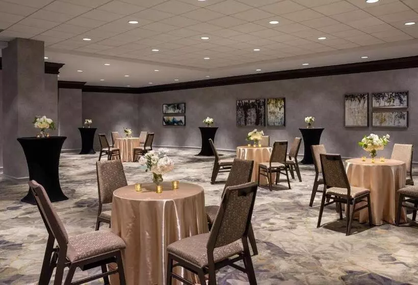 Отель The Westin Southfield Detroit